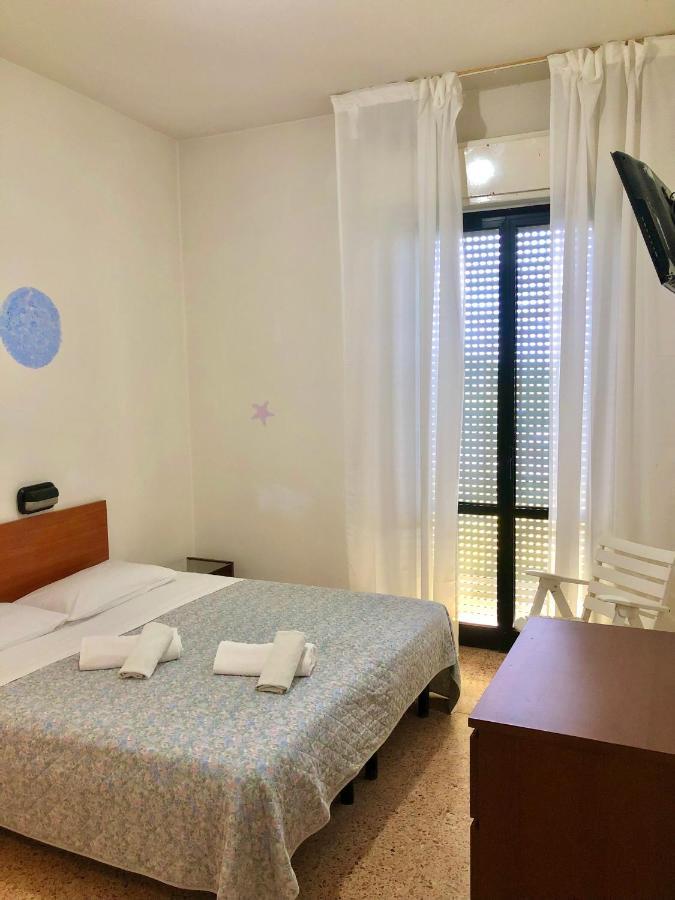 Hotel Criss ริมินี ภายนอก รูปภาพ