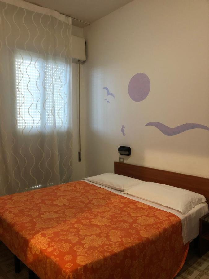 Hotel Criss ริมินี ภายนอก รูปภาพ